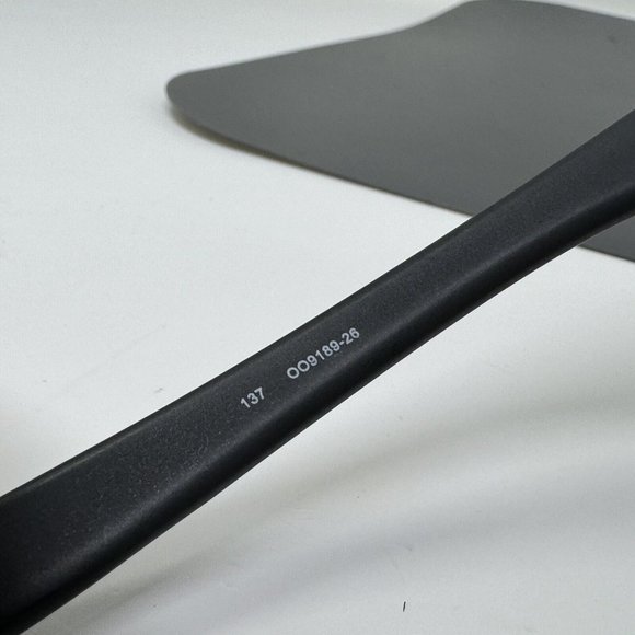 Oakley TwoFace Rectangular Men's Sunglasses Scratched Lenses Read - Picture 7 of 12